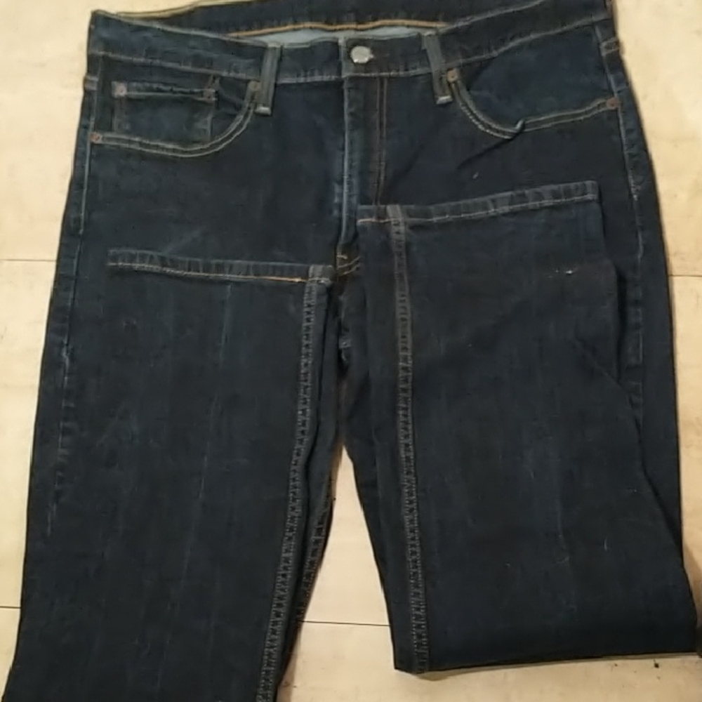 Levi's men's 514 dark blue jeans size 36 x 32 (31) like new straight fit